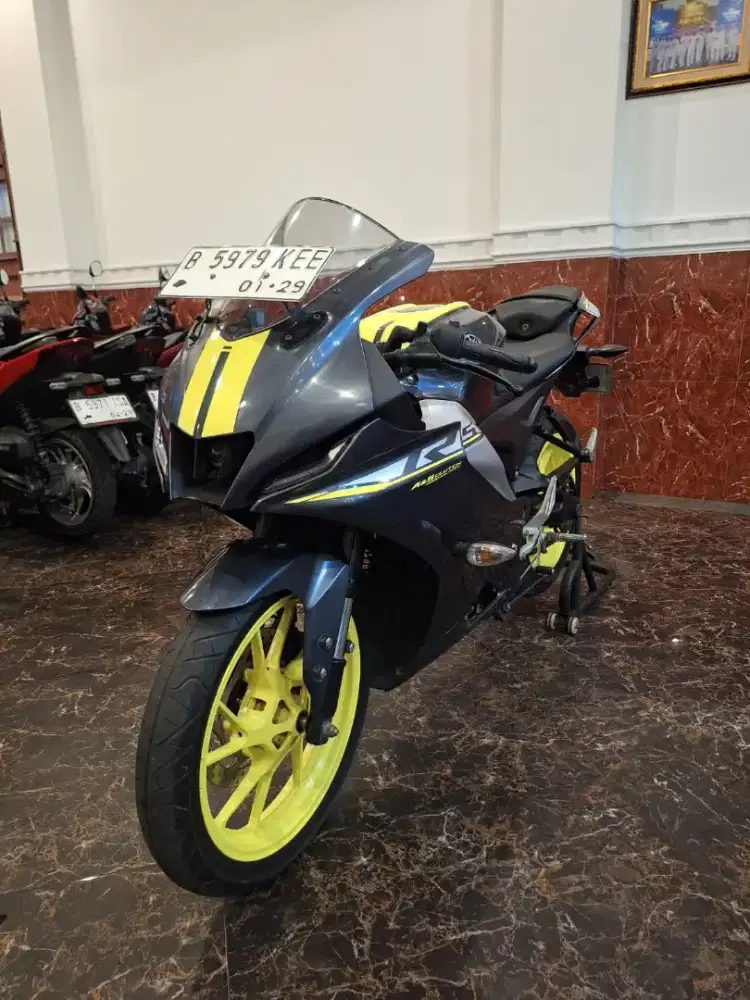 HUB KOM DP 1 JT PROMO R15 V4 2023 MOTOR MULUS KAYA BARU KM RENDAH
