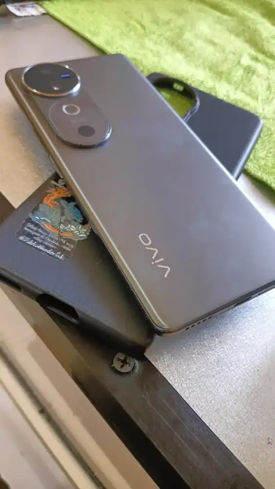 VIVO V40 5G RAM 12/256 SILVER FULLSET SECOND