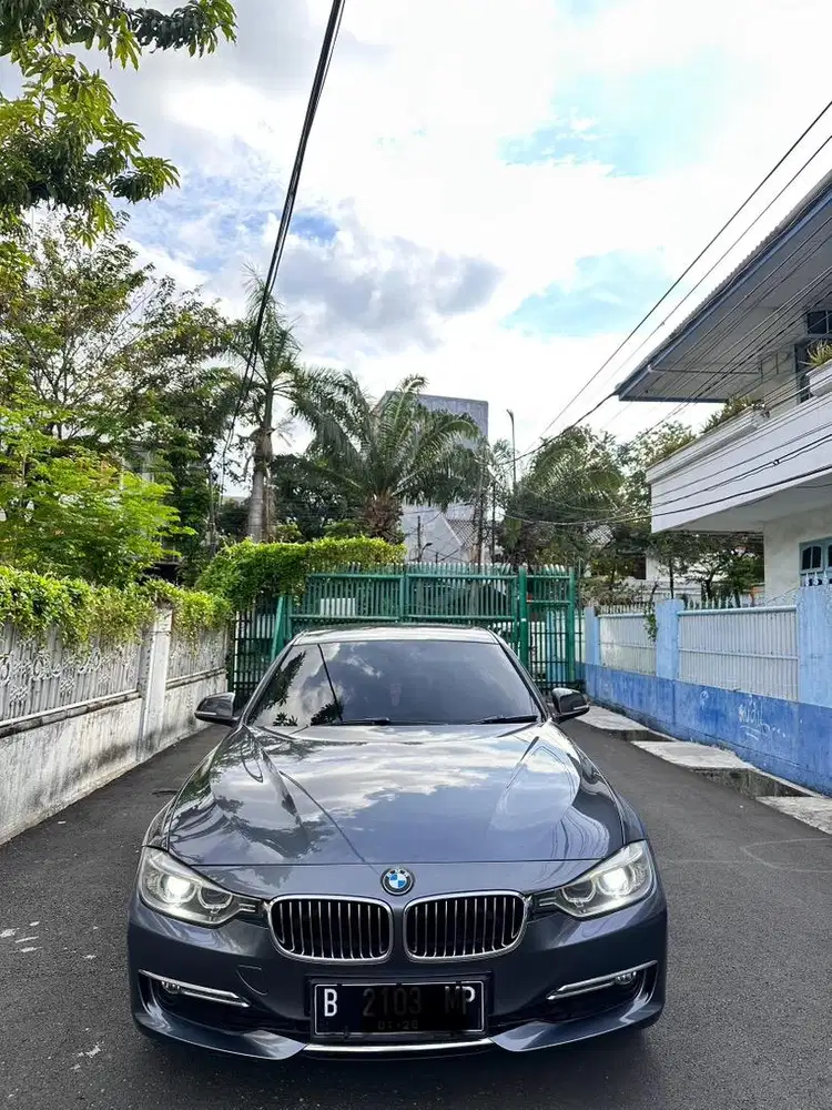 BMW 320i Luxury 2015 Register 2016 Istimewa Tangan 1 baru jual cepatbu