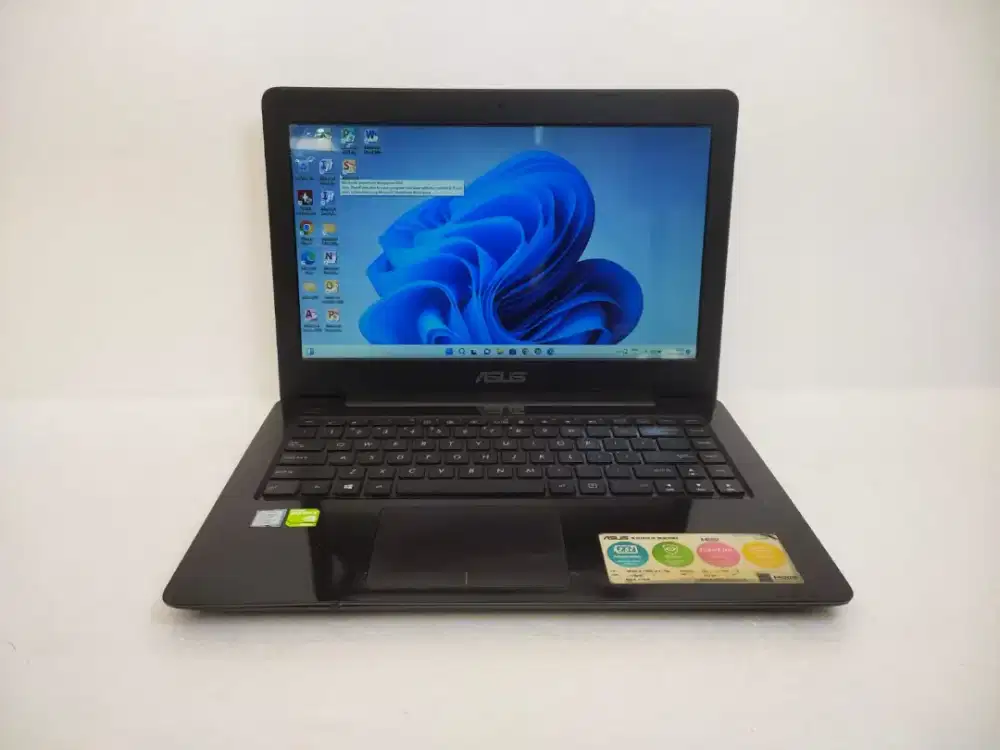 A786 Laptop Asus A456U Ram 8gb SSD 256gb core i5 gen6 Double VGA