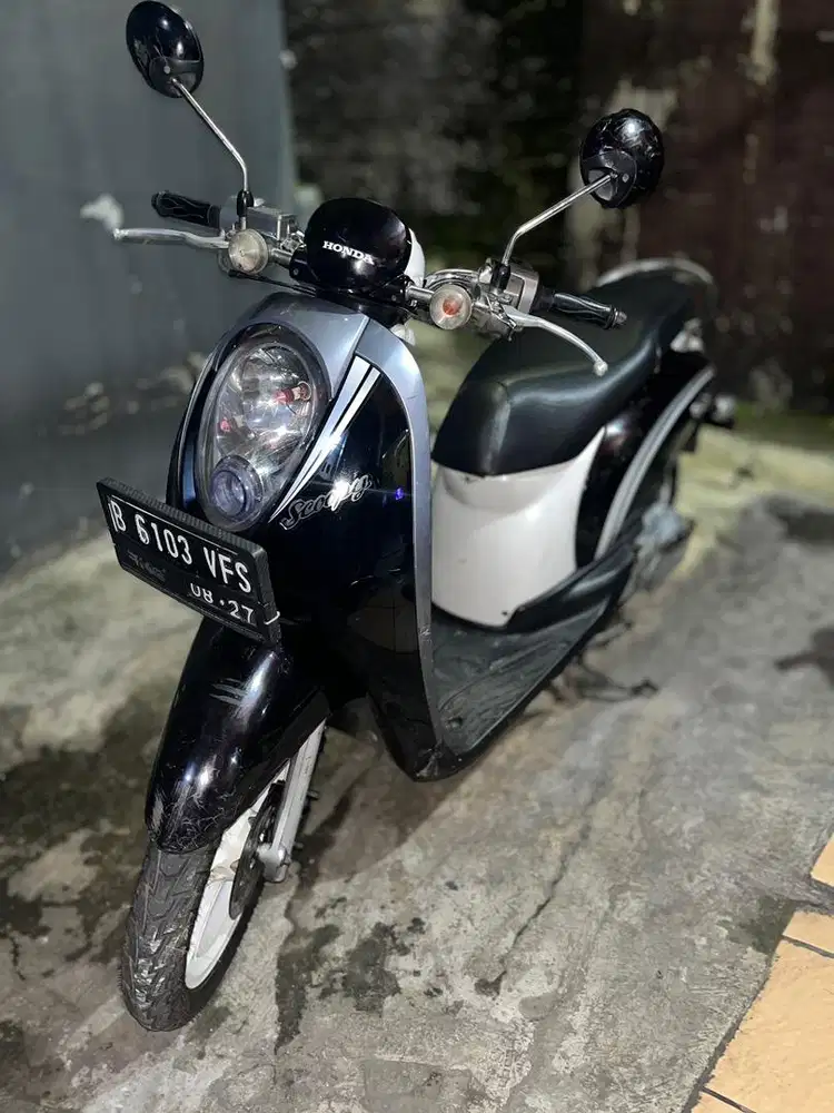 Honda scoopy 2012 Hitam Putih Ciputat Plat Tangerang