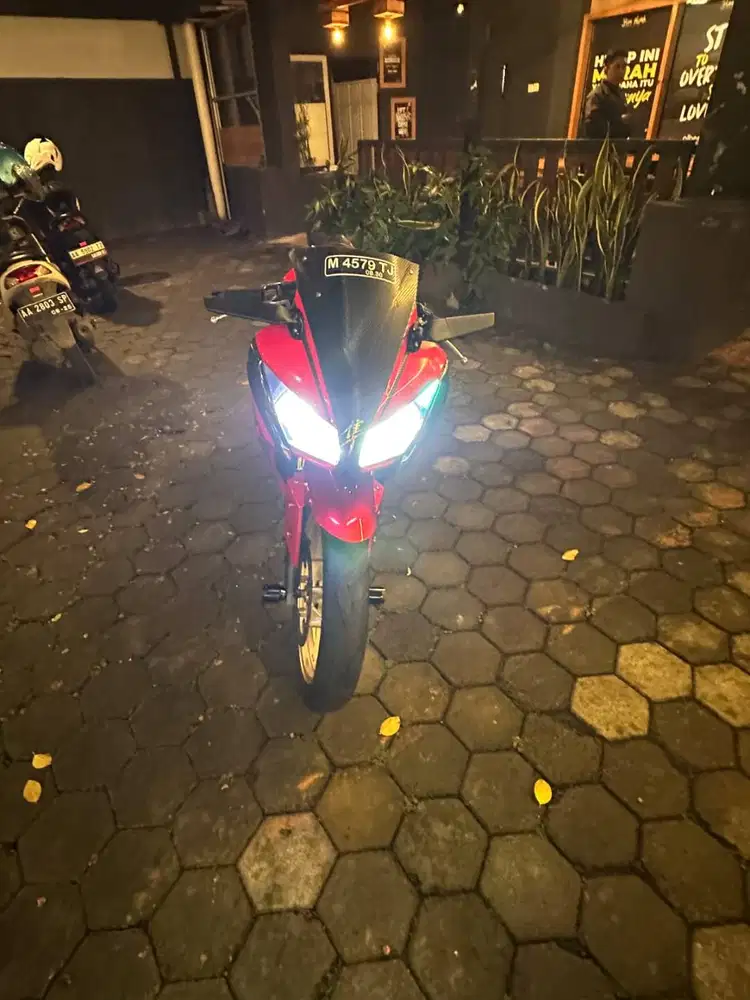 HONDA CBR 150 2015
