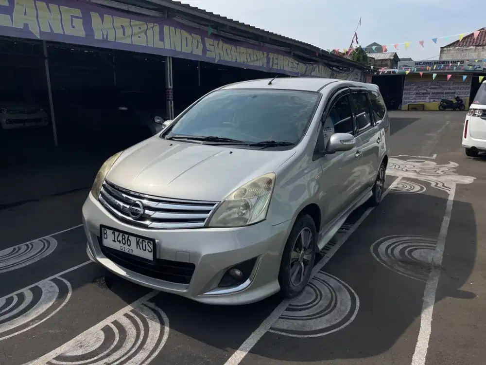 KREDIT DP 5 JT NISSAN GRANDLIVINA HWS 1.5 MATIC 2013
