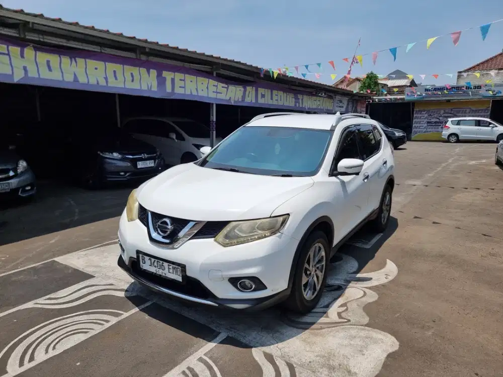 KREDIT DP 3 JT NISSAN X-TRAIL T32 2.5 MATIC 2015