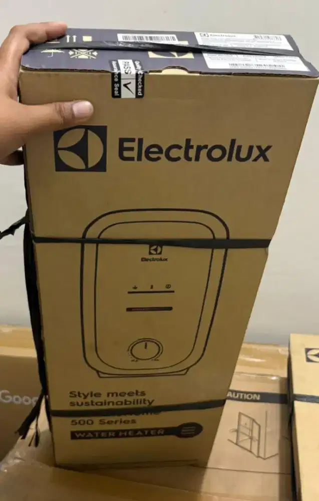 Water Heater Electrolux EWE241WX W4