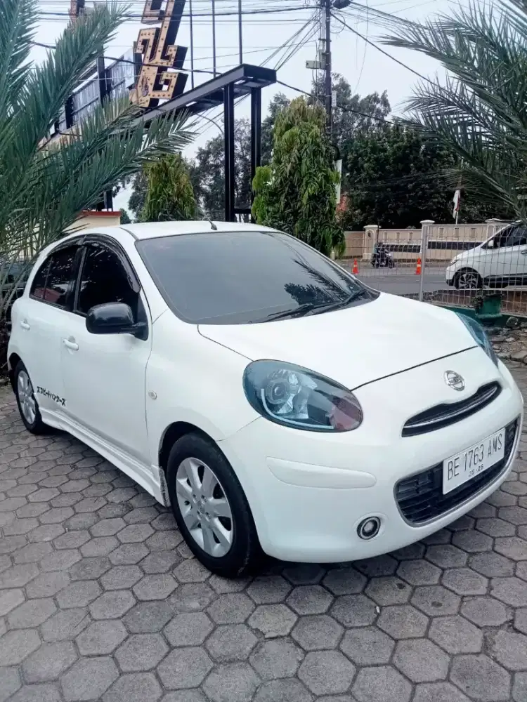NISSAN MARCH 2011