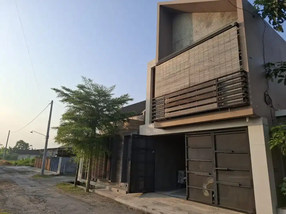 JUAL RUMAH BERSERTA ISINYA (SHM)