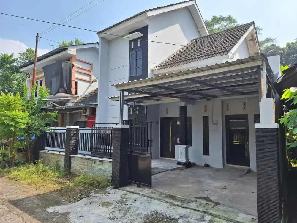 Dijual Rumah 2 Lantai 3 Kamar Tidur di Maguwojarjo Dekat Lotte Mart; Murah