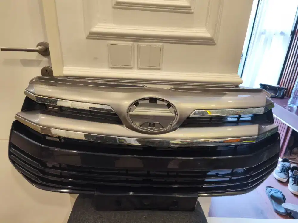 Grill Depan atas bawah  Toyota Innova Reborn
