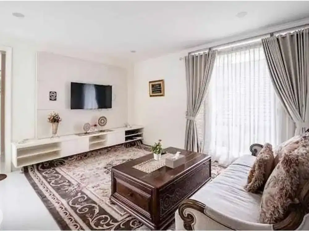 Dijual Rumah Bagus Full Furnished Siap Huni di Ciumbuleuit