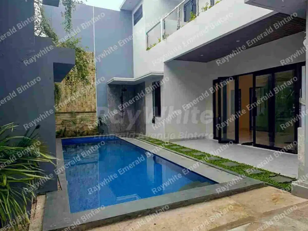 Rumah Mewah Brand New Modern Siap Huni Strategis Cluster depan Taman with Pool Gandaria Jakarta Selatan