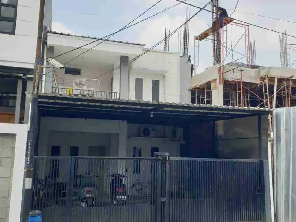 Rumah Lama di Jl Janur Hijau XIII Kelapa Gading Jakarta Utara