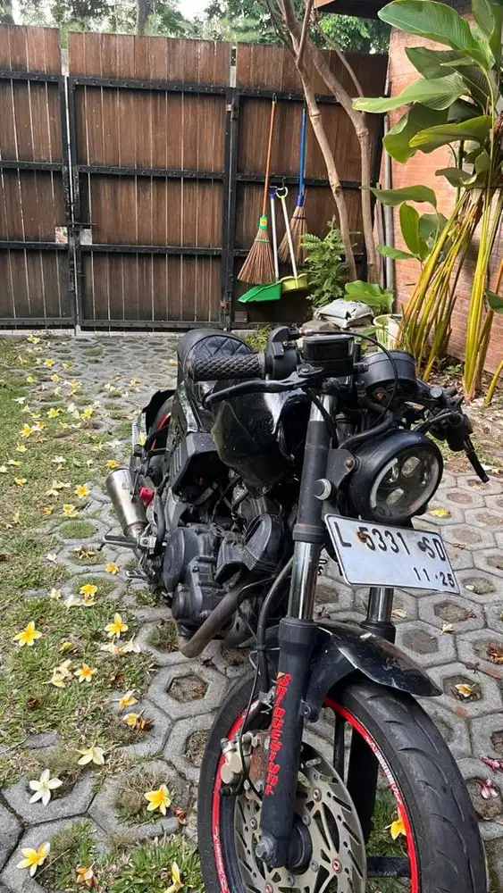Caferacer basic byson