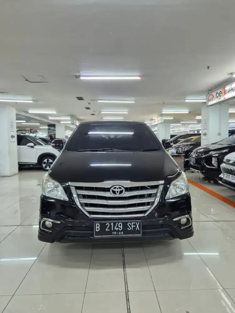 Toyota kijang innova V lux at 2015 bensin hitam tgn 1 pribadi apik