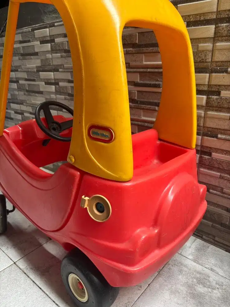 Little Tikes Cozy Coupe Mainan Mobilan Anak