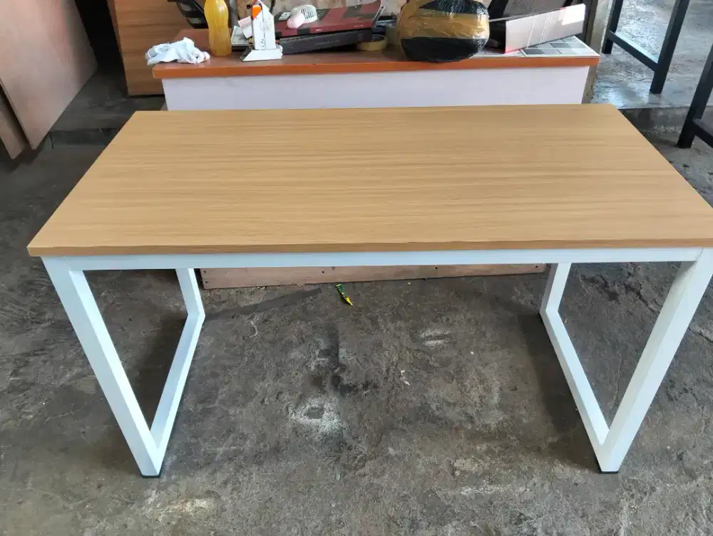 meja kerja kokoh