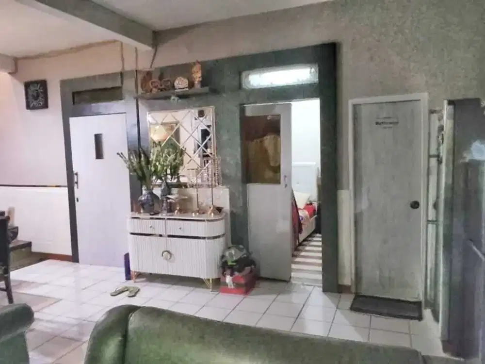 Rumah Burangrang 2 Lantai dijual Cepat Dekat Bubat Bkr Unla harga nego