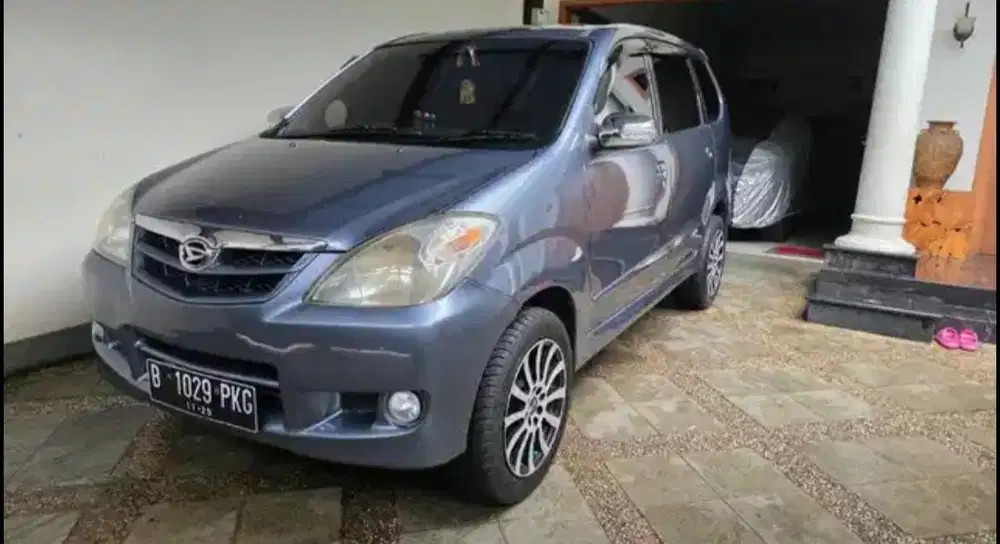 Daihatsu Xenia 2010 Bensin