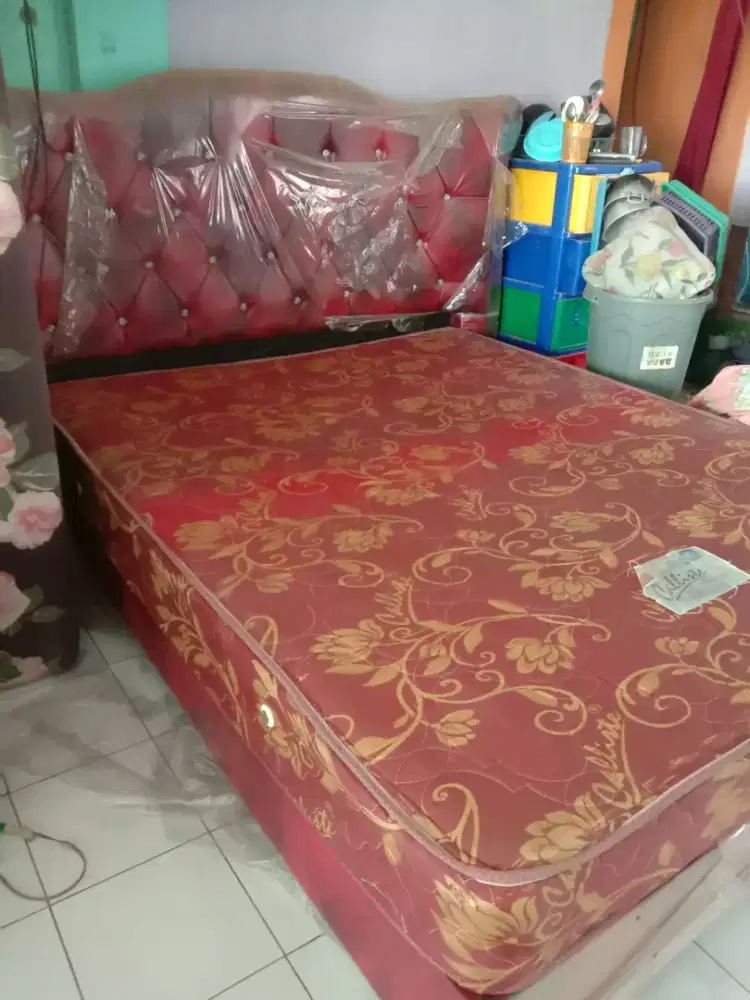 Satu set dipan sepringbed central 160x200