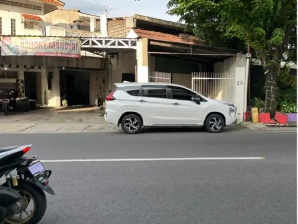 dijual rumah buat usaha ditengah kota