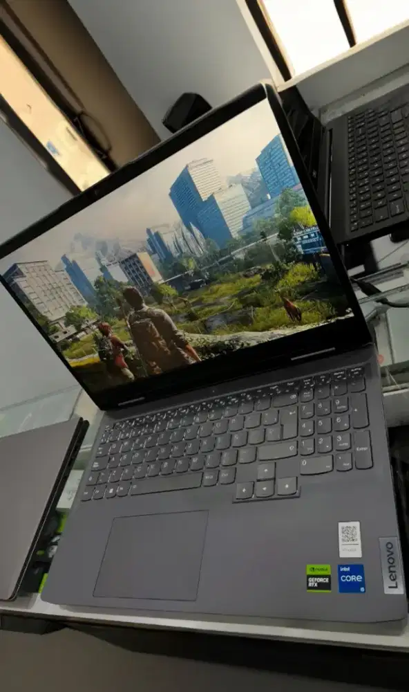 Laptop Lenovo LOQ 15IRH9 - i5 Gen 13 RTX 4050