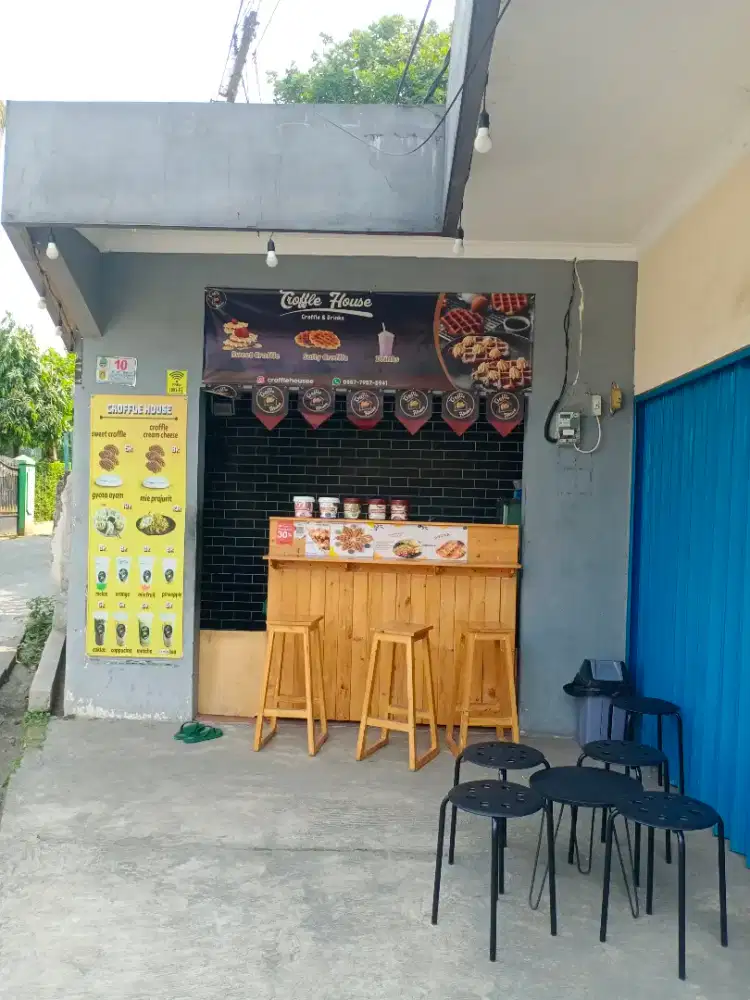 Meja untuk usaha siap pakai