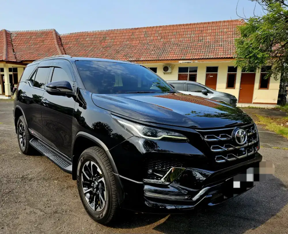 TOYOTA FORTUNER VRZ GR 2.8 SOLAR MATIC DISEL AT 2022 HITAM