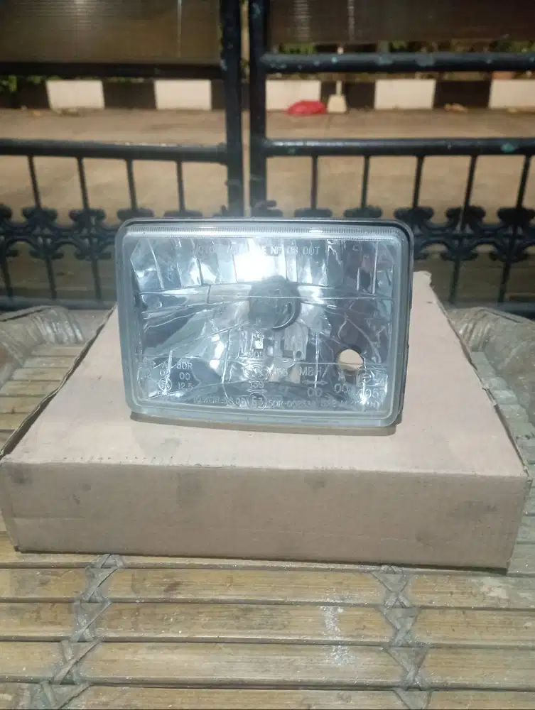 ORI copotan Reflektor Lampu Depan Vespa S 150 matic