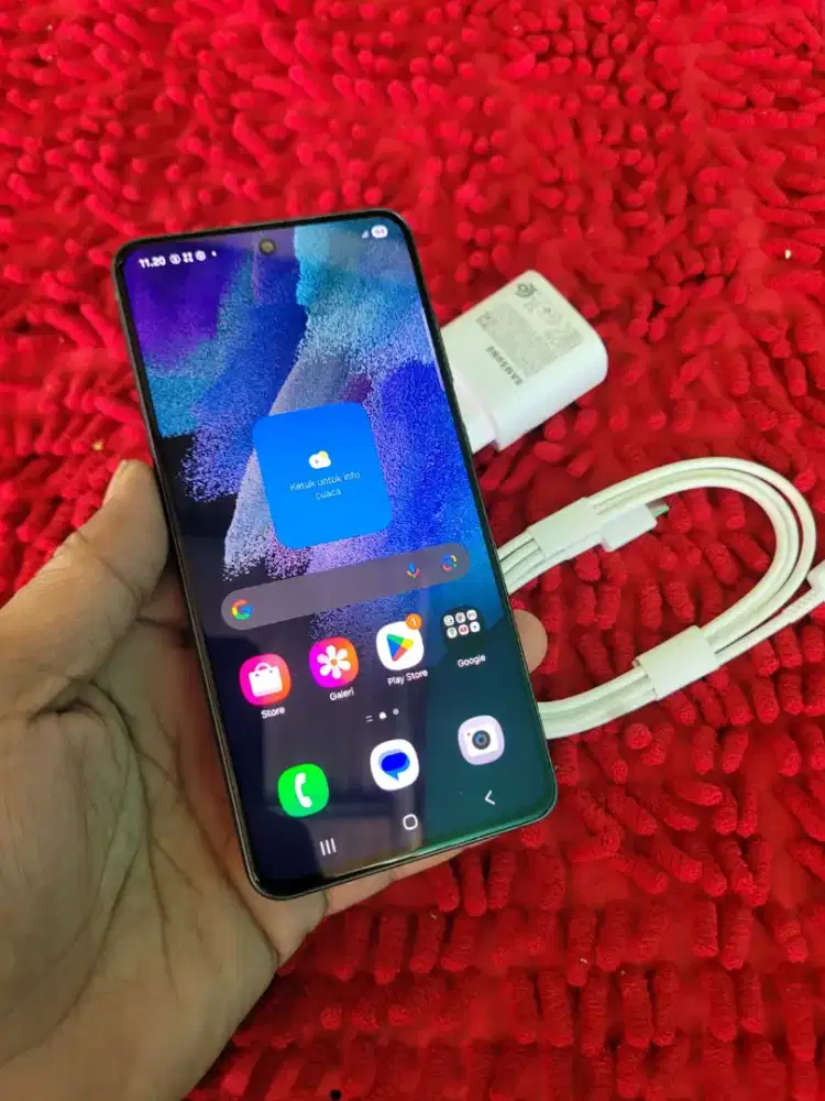 Samsung S21 FE 5g NFc ram 8+8/256 mulus HP CHARGER ORI