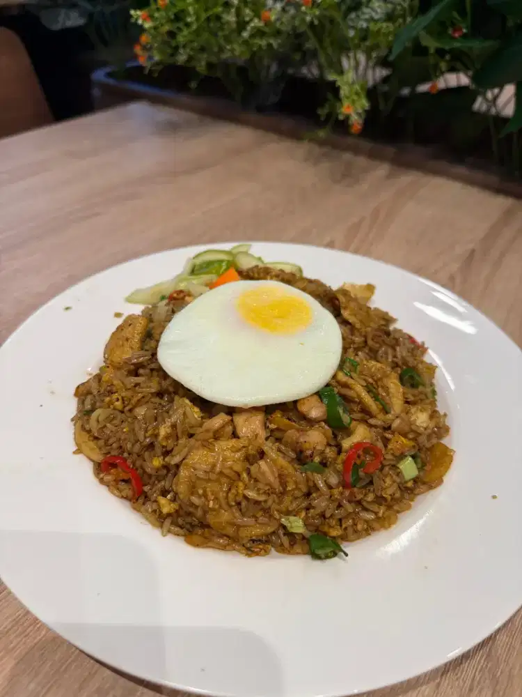 Lowongan karyawati Resto dan ART (2 orang)