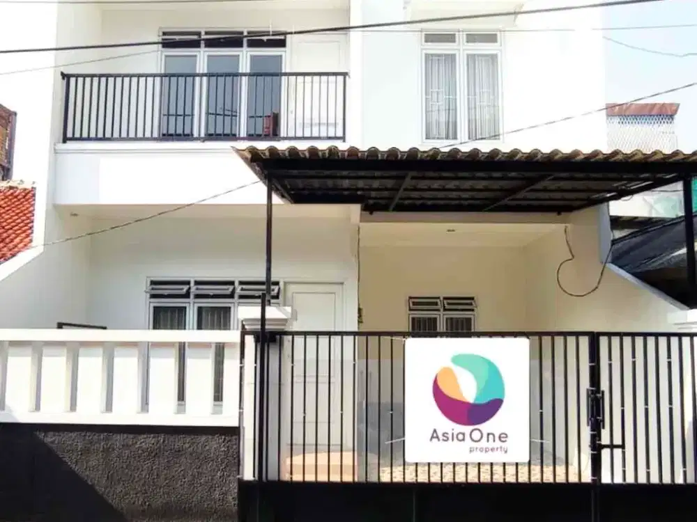 di jual / sewa rumah bagus 2 lantai 3 kamar tidur semi furnish sudah ada ac dekat RS harga dibawah 100 juta di kayu putih Rawamangun Jakarta timur