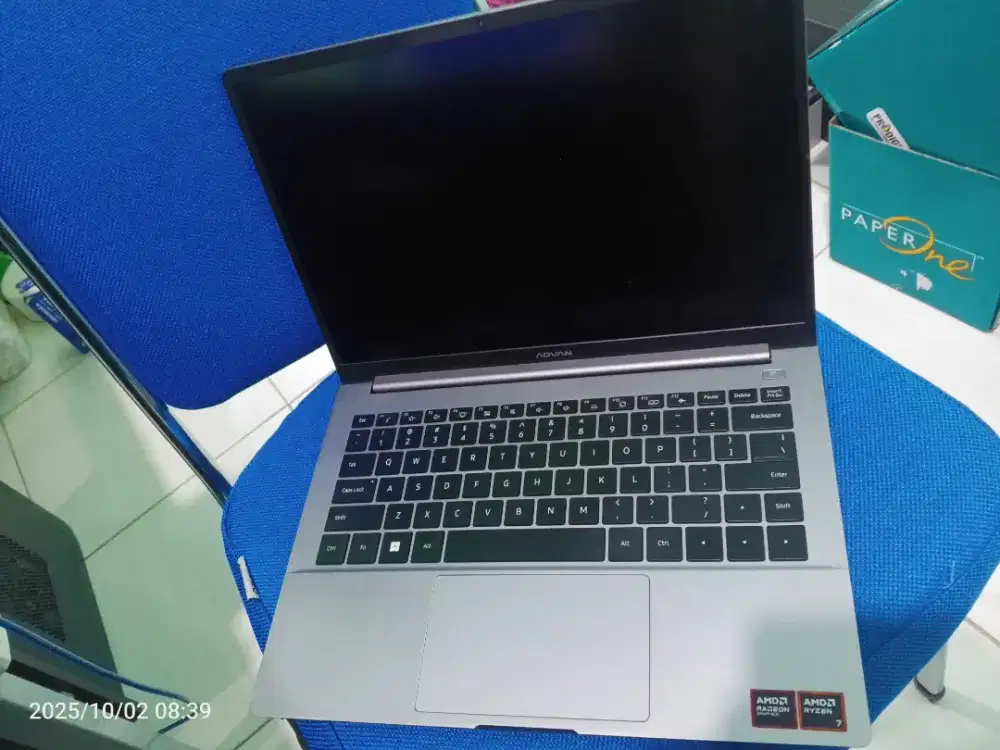 Laptop Advan AI Gen Ryzen7 8845HS RAM 16GB SSD 512GB Kb Backlit Second