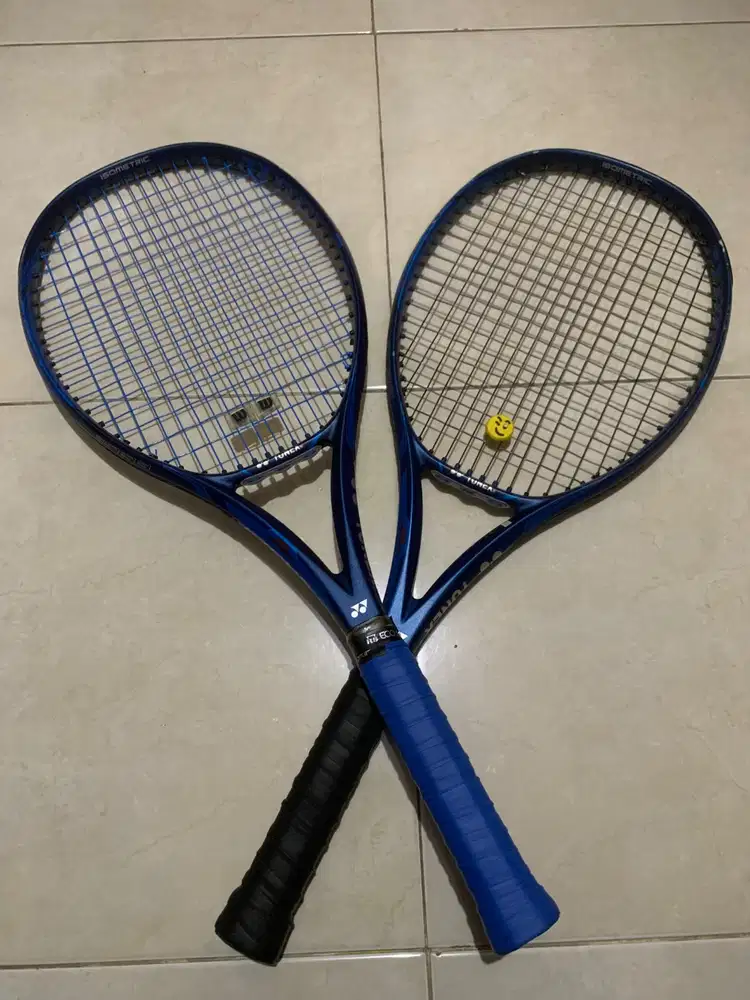 Jual 2 raket Tennis YONEX EZONE VOM