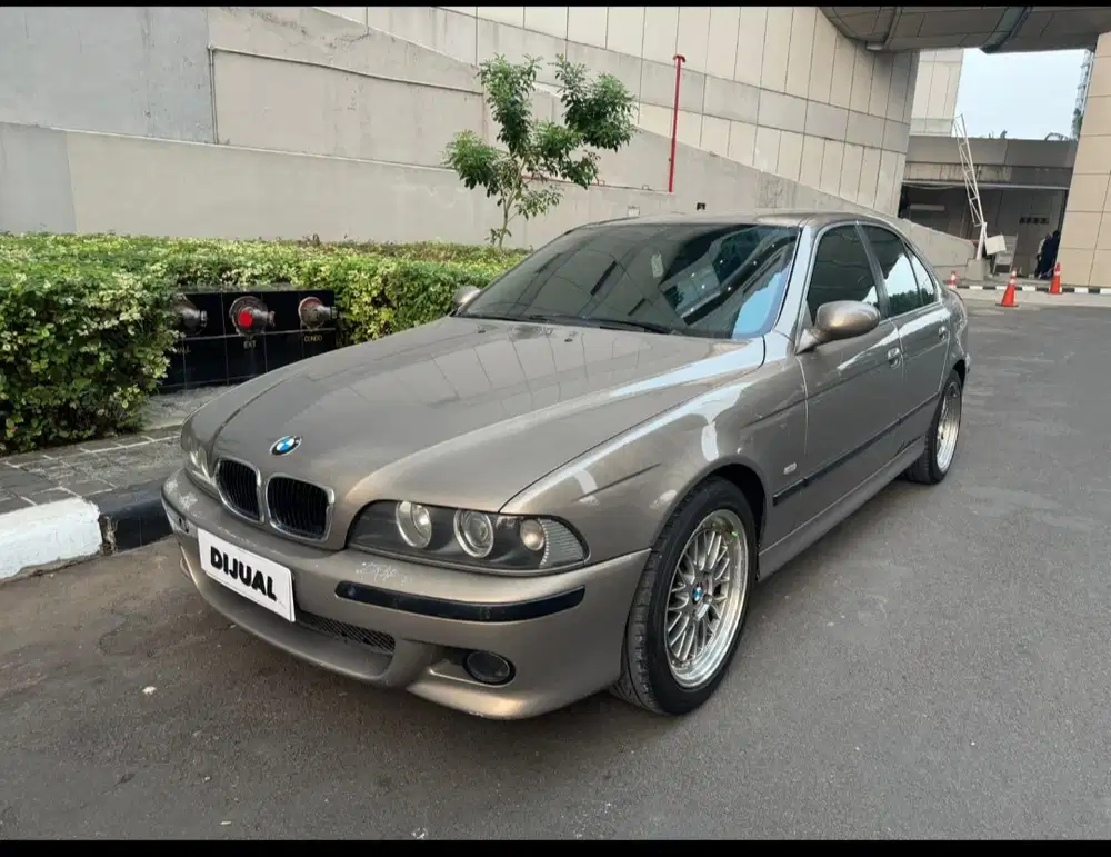BMW 520i 2004 Bensin