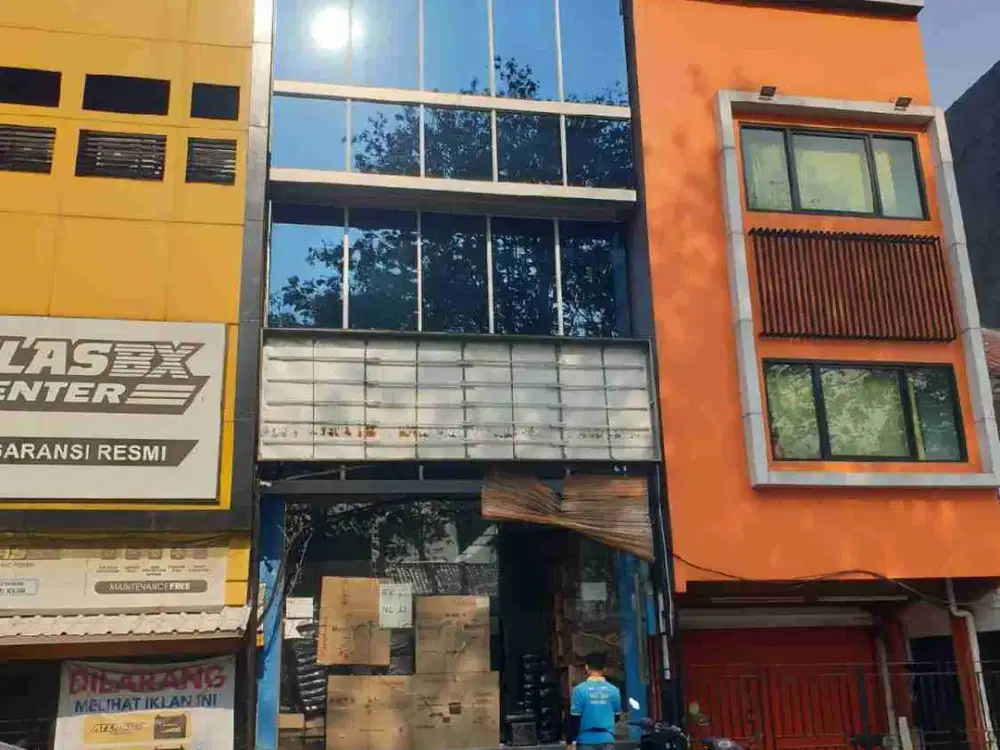 Ruko Komersil di Jl Kelapa Gading Boulevard  Jakarta Utara