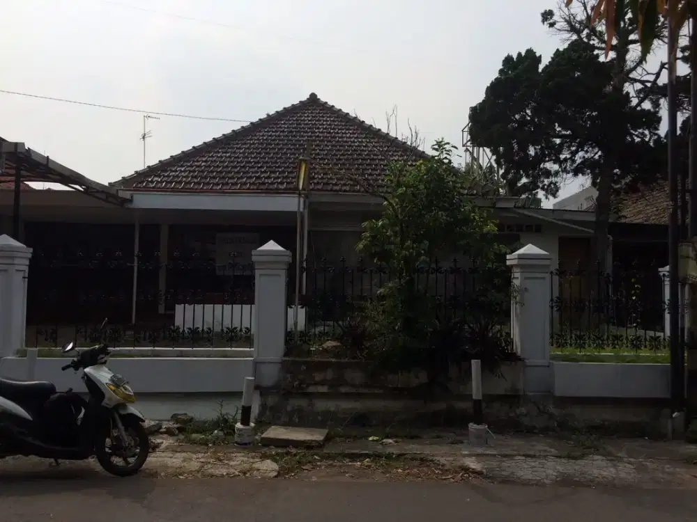 Jual Rumah kokoh sayap surapati dekat gedung sate bandung