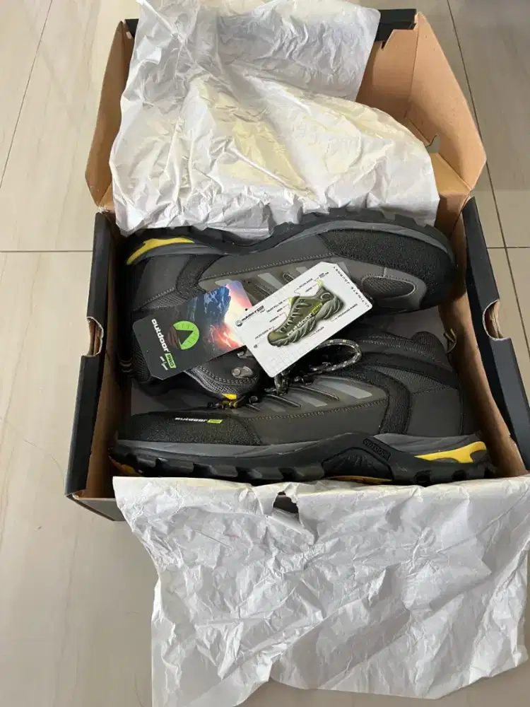 dijual sepatu lapangan, unkiran US 11  EU 45