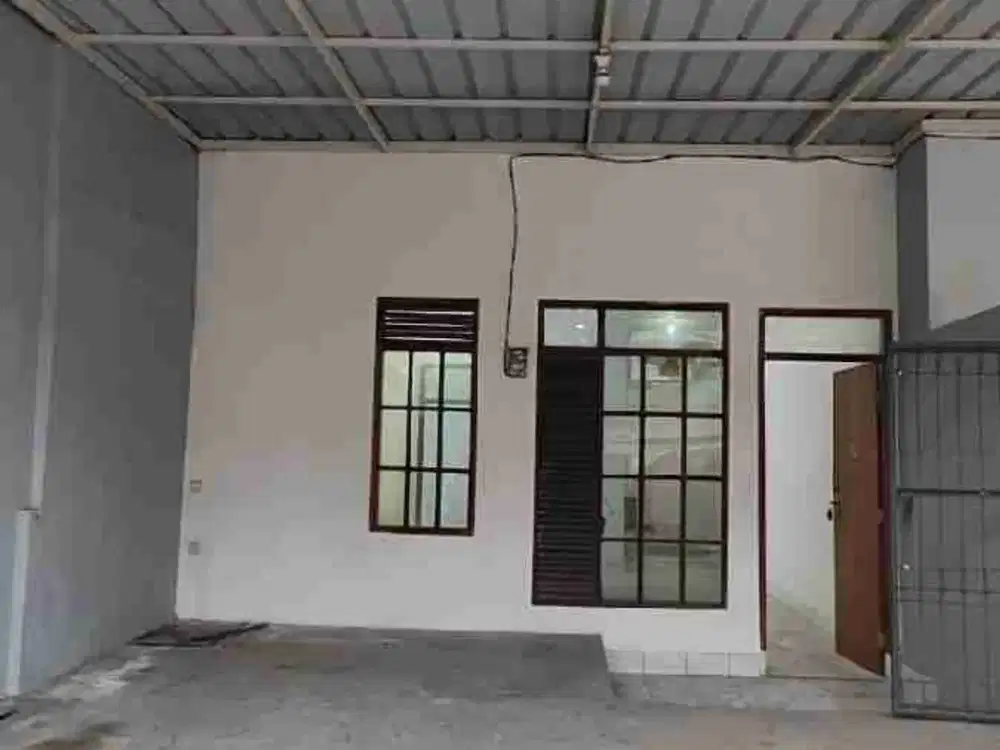 disewakan rumah siap huni cocok untuk rumah tinggal dan usaha di sayap pungkur