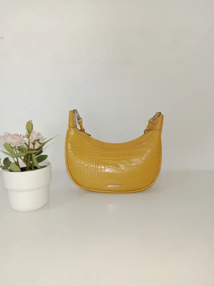 Dijual tas perempuan