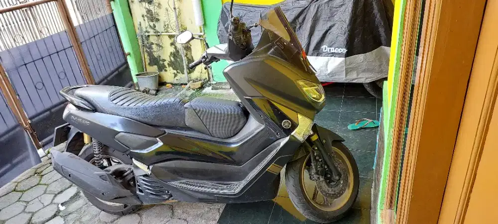 Yamaha Nmax 2019 warna hitam
