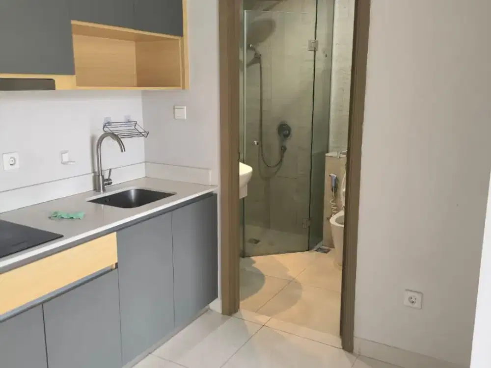 Disewakan Taman Anggrek. Residences. 1 bedroom semi furnish
