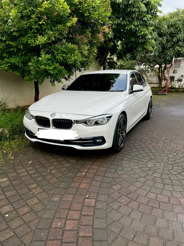 BMW 320i 2016 Bensin