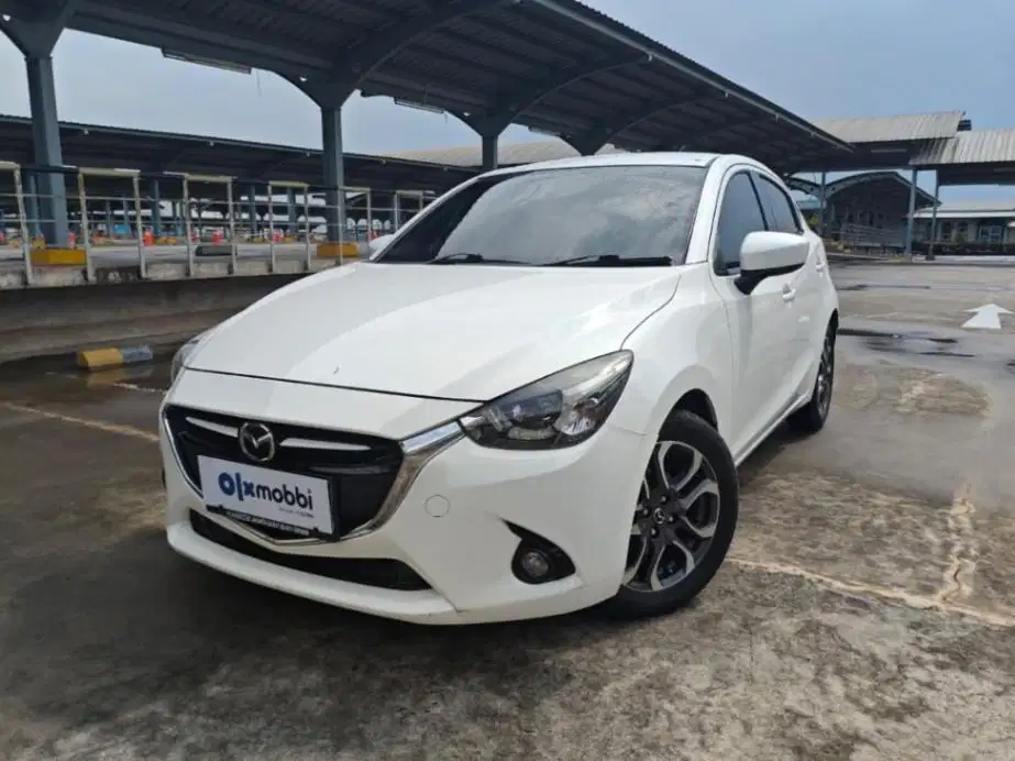 DP Rendah  8JT - Mazda 2 1.5 R Skyactiv Bensin-AT 2015 Putih