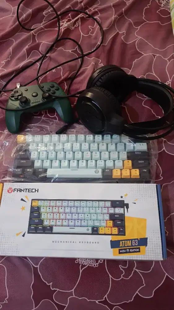 Keyboard, Gamepad, Headset Fantech