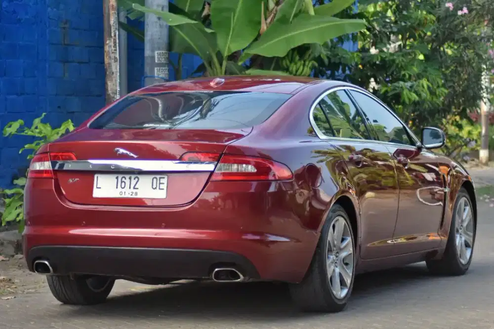 Jaguar XF Full Option Sunroof Tipe Atas Premium Sound LOW KM TERMURAH