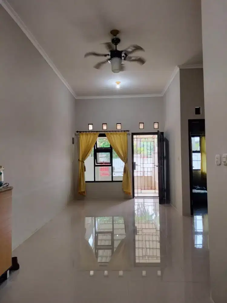 Rumah Di Jual , 1.5 lantai sudah di renovasi