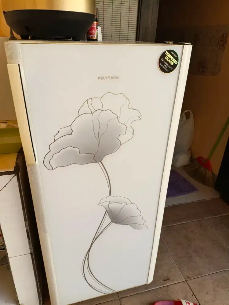 KULKAS POLYTRON
