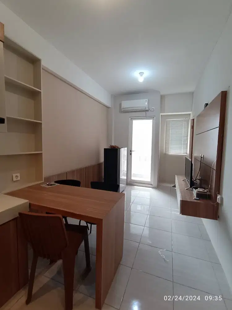 Apartemen Puncak Dharmahusada 2BR Furnish Siap Huni Lantai Tengah