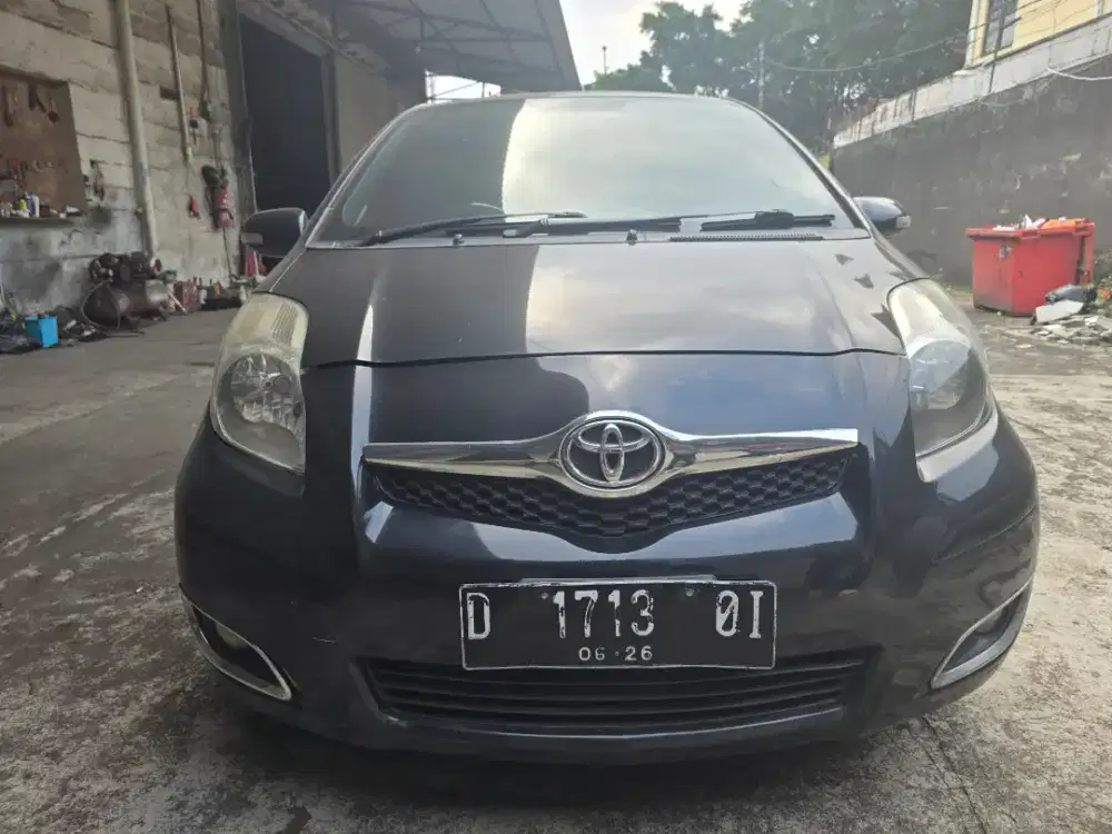 Yaris S at limited bagus dan terawat seperti foto