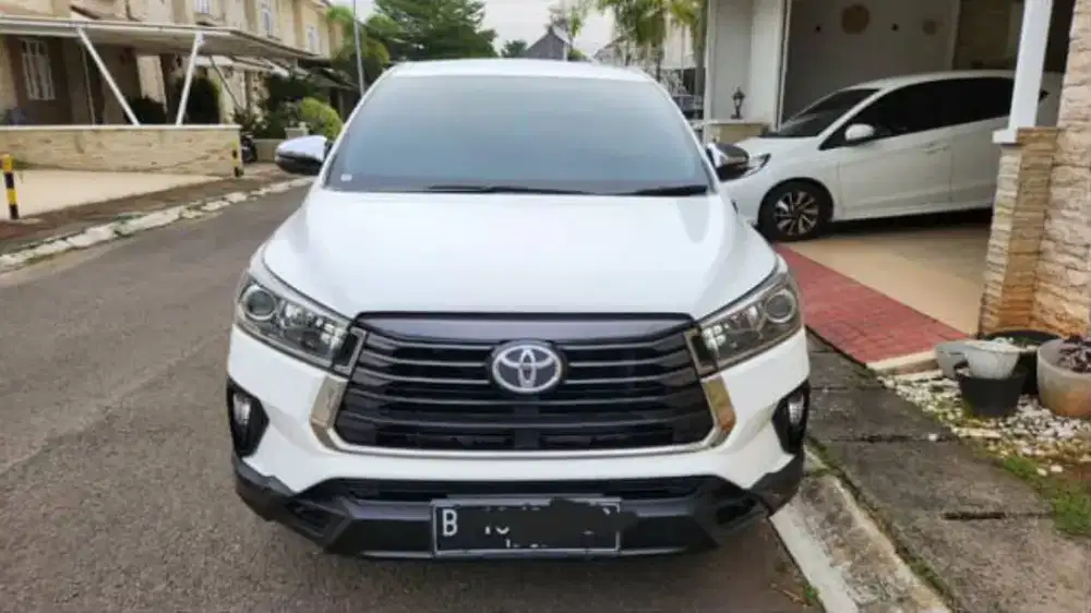 Kijang Innova 2.0 Venturer AT Bensin